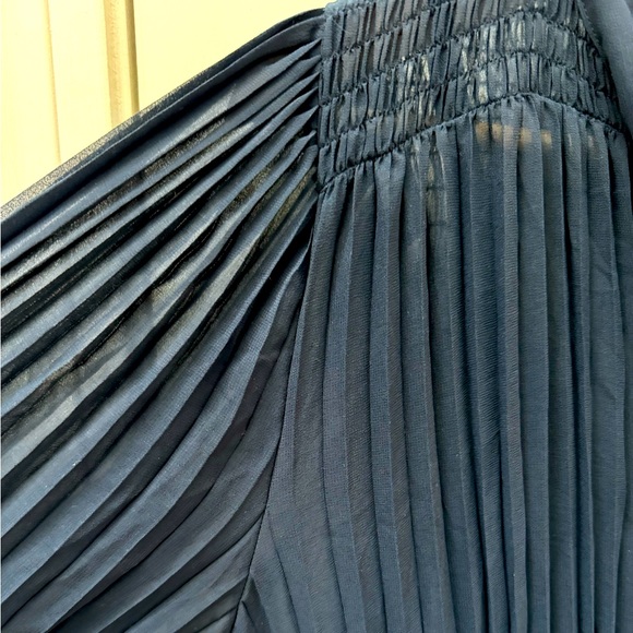 Banana Republic Pleated Tie-Neck Mini Dress| Navy Blue MT #745515 NWT - Picture 2 of 3